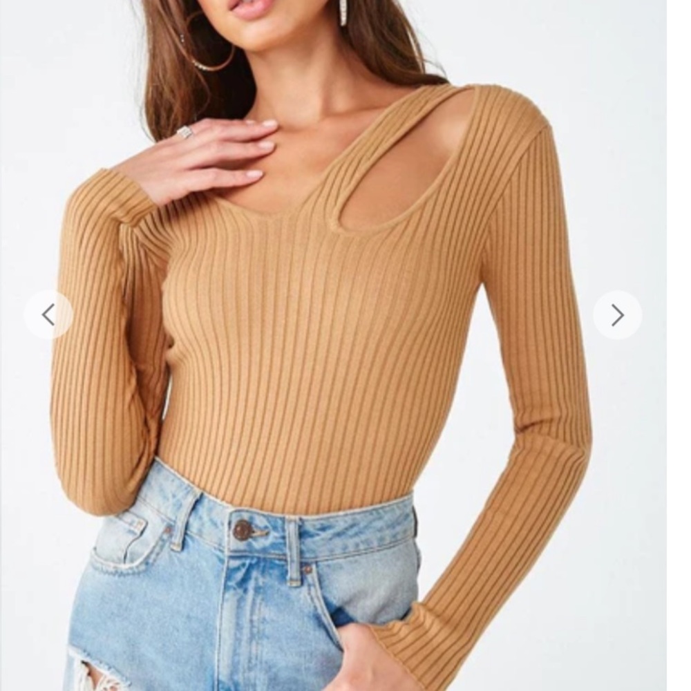 NWOT cut out ribbed sweater